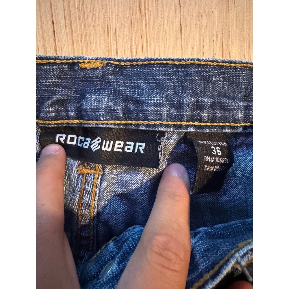 Rocawear Mens Baggy Denim Shorts Blue Medium Wash Embroidered Y2K Size 36 28 - Picture 5 of 8
